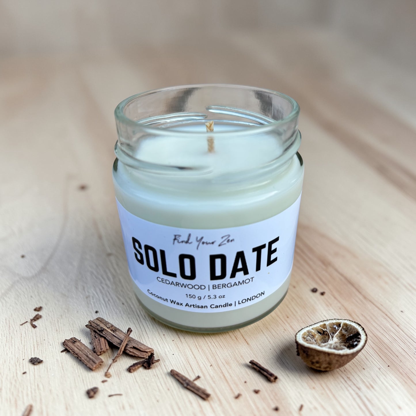 SOLO DATE Cedarwood and Bergamot Coconut Wax Candle (150g)